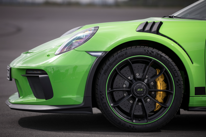 Illustration for article titled Put These Very Good 2019 Porsche 911 GT3 RS Photos In Your Life
